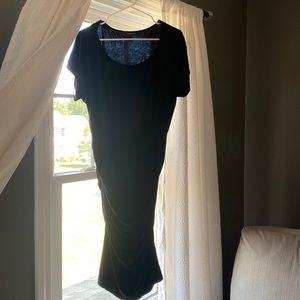 Isabella Oliver matetnity dress. Size 4